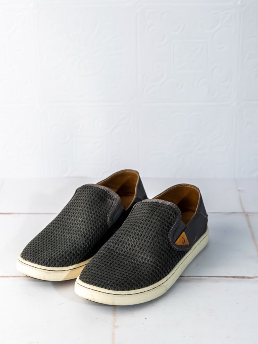 OluKai Shoes Womens Size 7 Pehuea Mesh Slip On Comfort Loafer Sneakers Gray